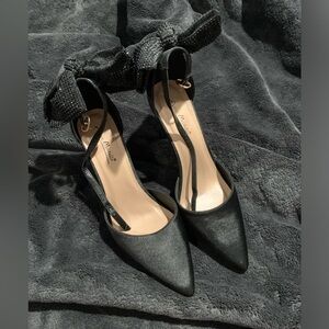 8.5 bow heels